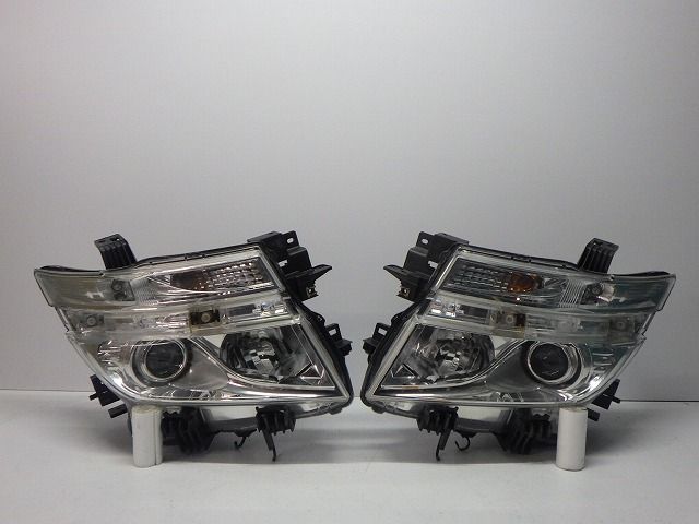 エルグランド ヘッドライト左右 HID キセノン E52 AFS無し TNE52 前期 100-23008 X2 26010/26060-1JBOA コーティング 綺麗 260611220