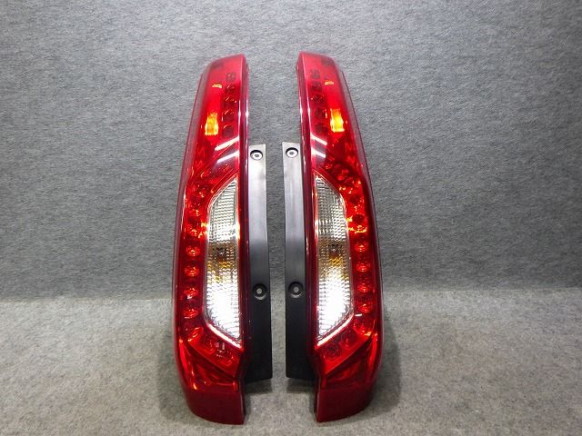 エクストレイル テール 左右 T31 DNT31 後期 220-23308 26555-3UB0A