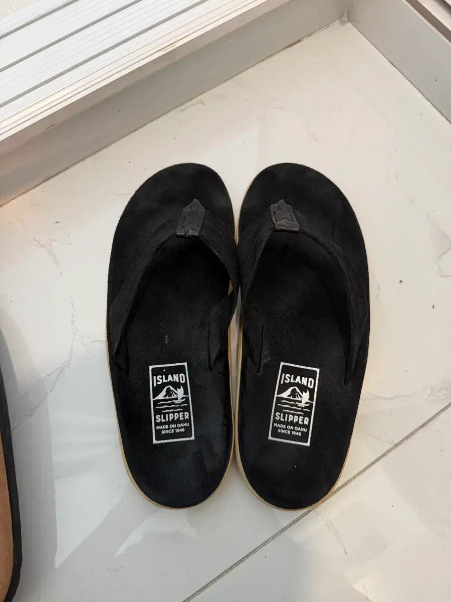 ISLAND SLIPPER スウェード ブラック 280