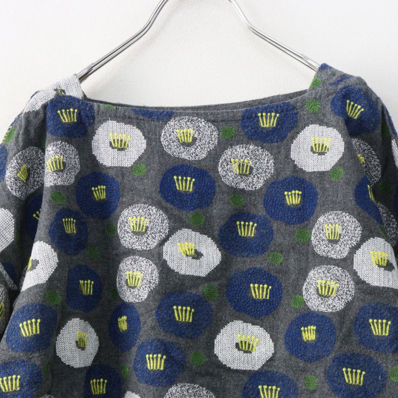 マーブルシュッド marble SUD EMB ツバキ 刺繍 パフスリーブブラウス