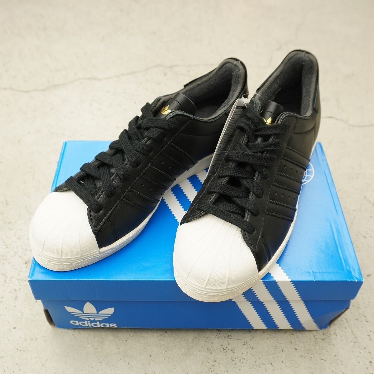 新品 ADIDAS アディダス SUPERSTAR 82 スーパースター レザー スニーカー GW1799 サイズUS9 金ベロ ブラック 黒 3842Q♪