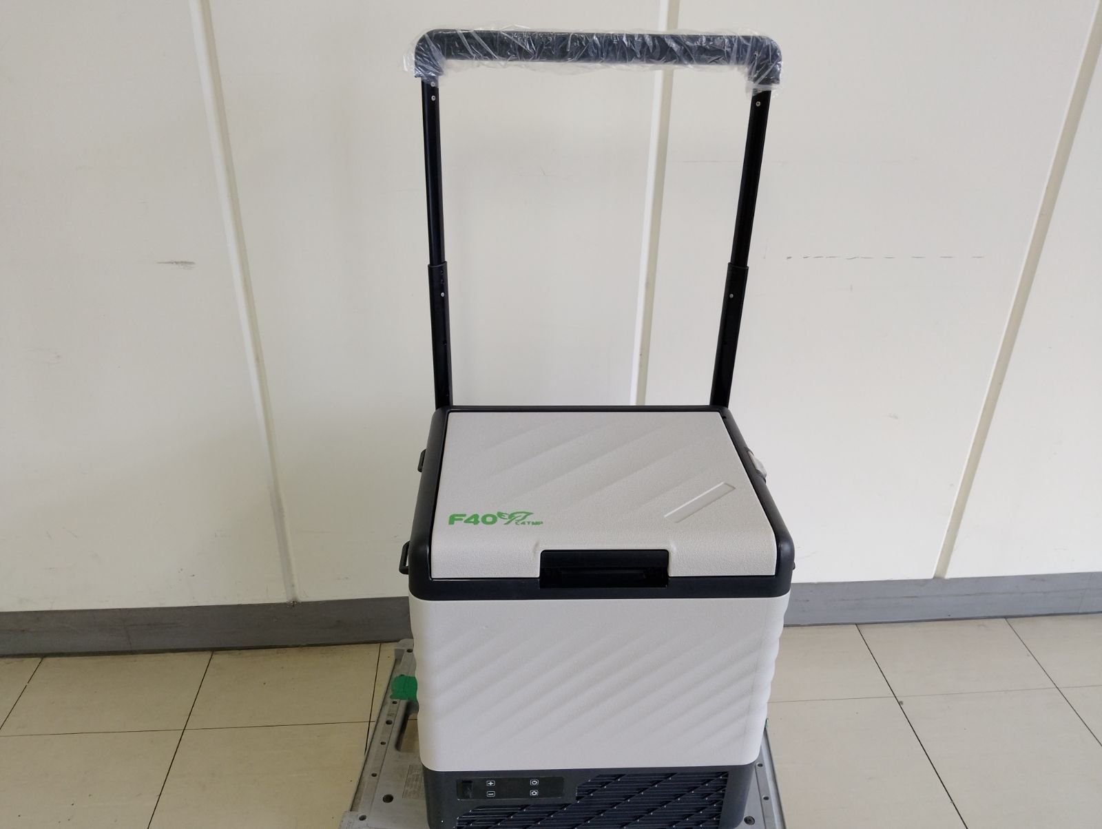 【未使用品】車載ポータブル冷蔵庫 冷凍庫 F40C4TMP 22L 極美品・高年式】F40C4TMP 車載冷蔵庫 ポータブル冷蔵庫 冷凍庫 PR2201