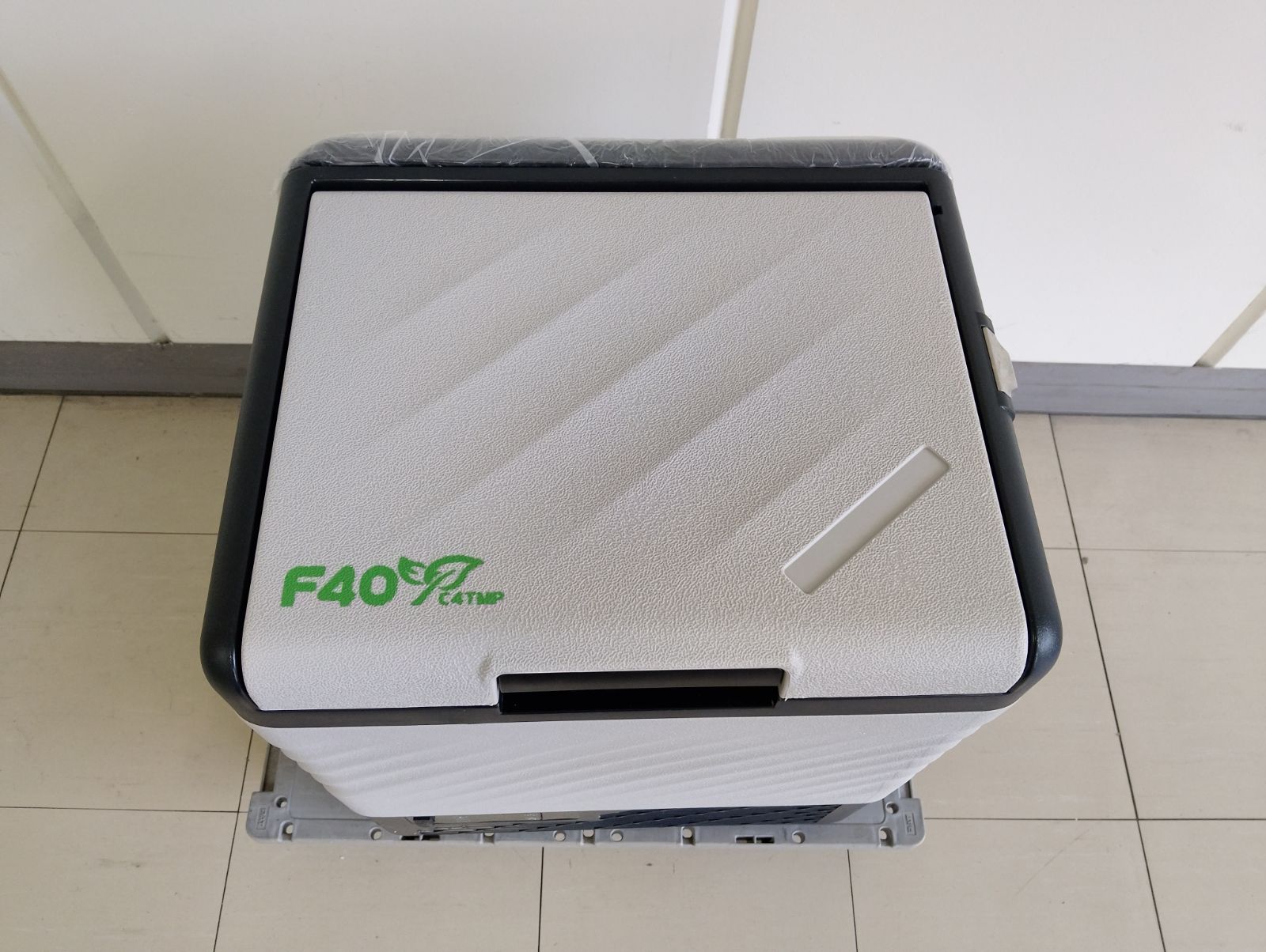 極美品・高年式】F40C4TMP 車載冷蔵庫 ポータブル冷蔵庫 冷凍庫 PR2201