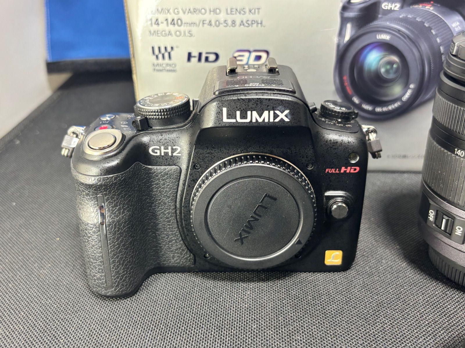 ミラーレス一眼カメラ Panasonic LUMIX DMC-GH2 VARIO 14-140mm レンズ