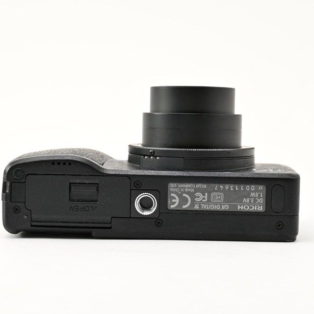 良品＞ RICOH GR DIGITAL IV｜高級コンパクトデジタルカメラ