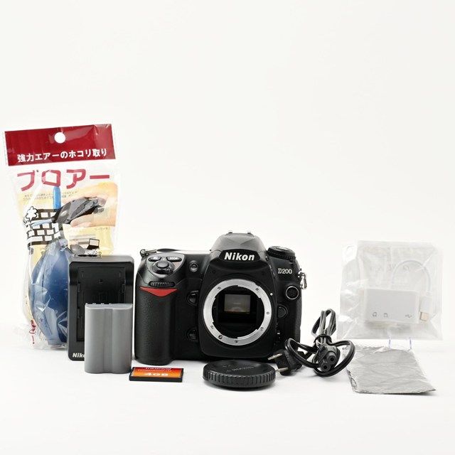 ＜並品＞ Nikon D200 ボディ｜デジタル一眼レフカメラ｜シャッター数17,789枚｜動作良好｜実用品｜液晶に黄変・クモリあり｜ファインダー小傷あり｜まだまだ使えるモデル