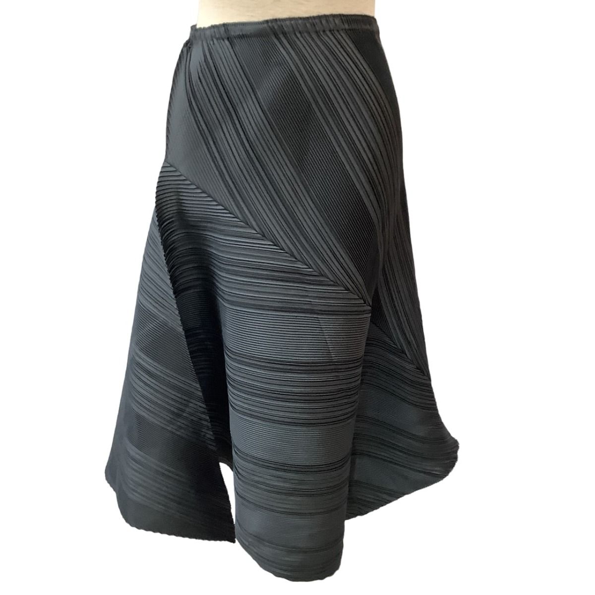 ♪♪ISSEY MIYAKE イッセイミヤケ 変形 プリーツ スカート SIZE 2 IM93FG709 グレー