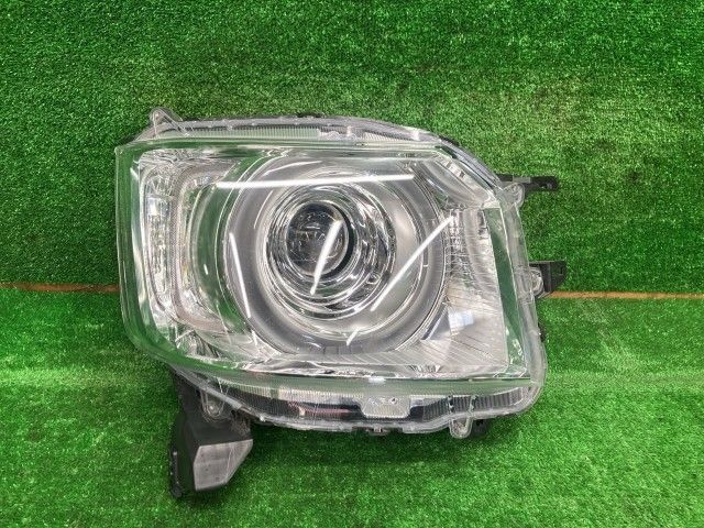 N-BOX JF4 右ヘッドランプ・ヘッドライト G ホンダセンシング スタンレー W3105 33100-TTA-N01 G547P