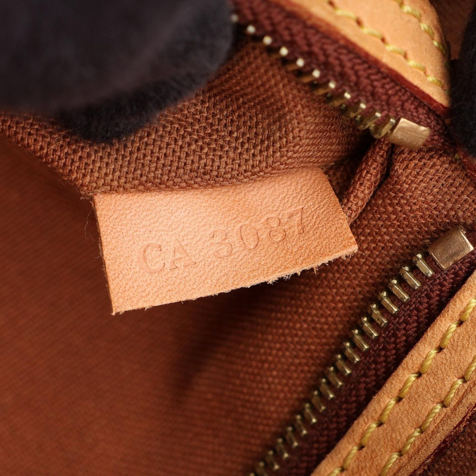 LOUIS VUITTON ルイ・ヴィトン バティニョール オリゾンタル ショルダーバッグ