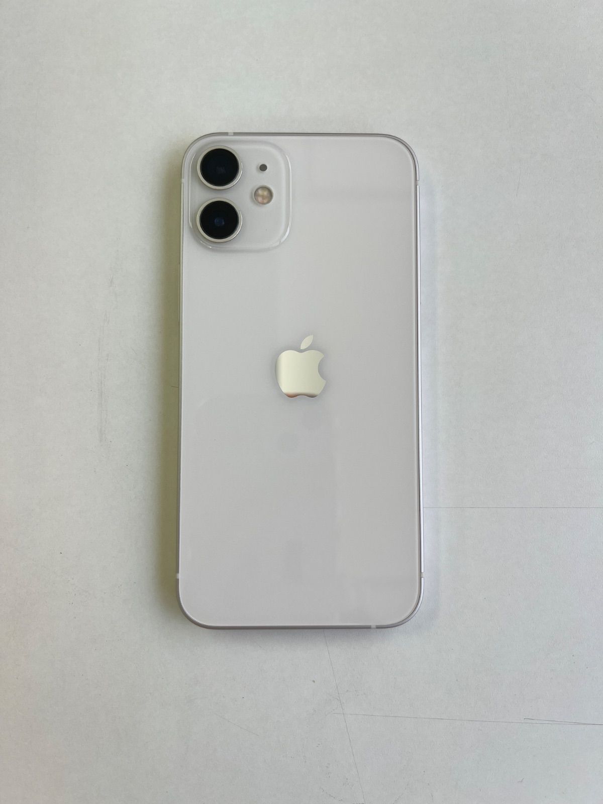 美品 iPhone 12 mini 64GB ホワイト au SIMフリー - メルカリ