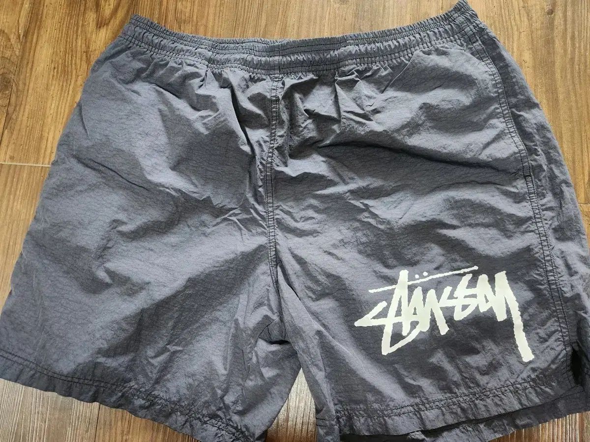 ナイキ STUSSY ウォーター ショーツ OFF NOIR
