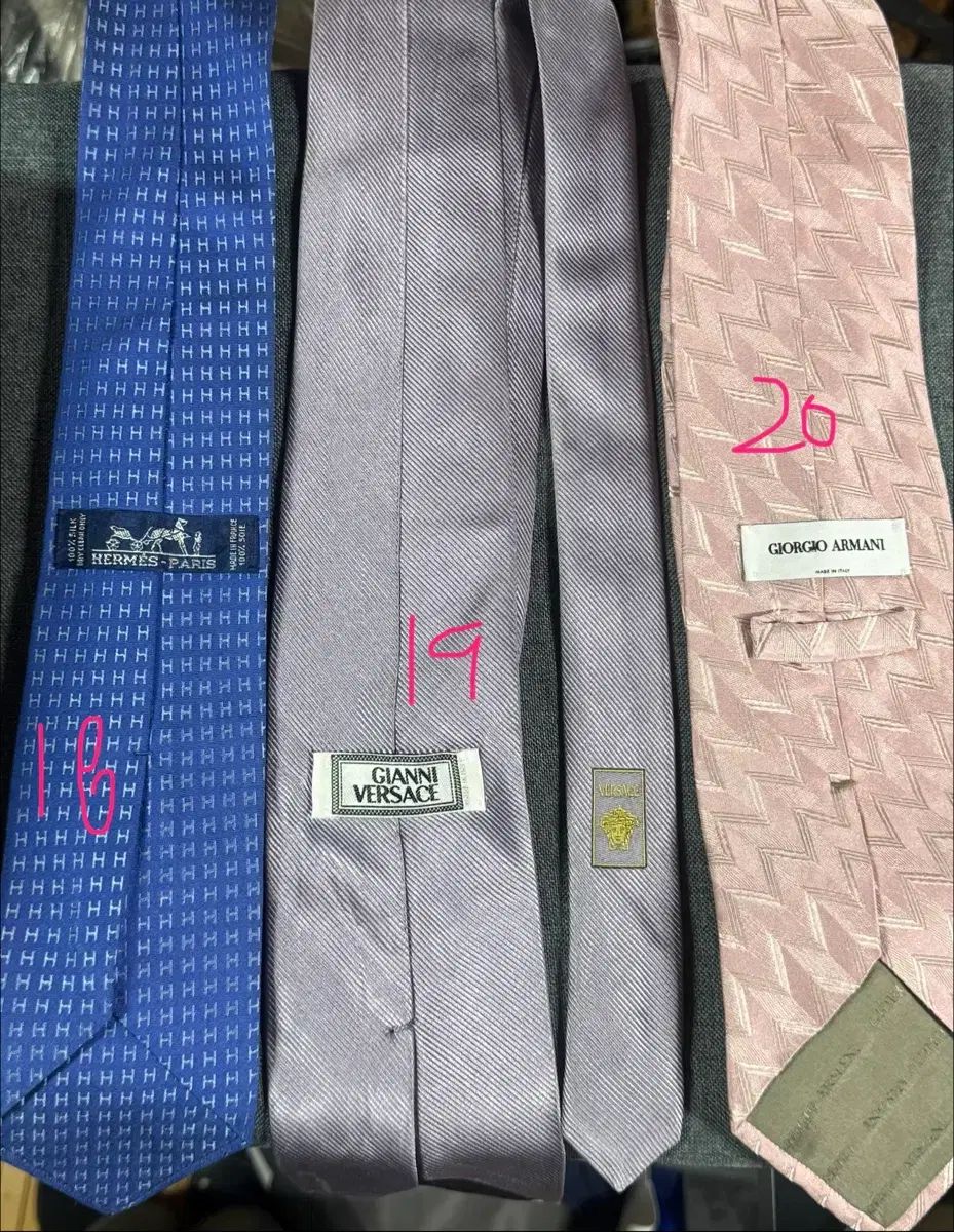 正規品 ブランド ネックタイ 20種 コレクション (Hermes エルメス Louis Vuitton ルイヴィトン Gucci グッチ Celine セリーヌ など)