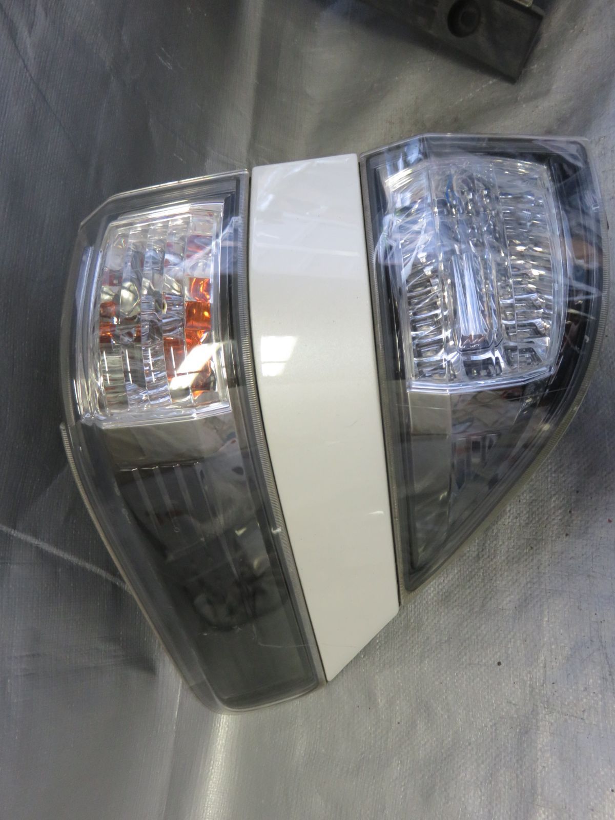 ☆SB905/点灯OKアルファード ヴェルファイア20系 GGH20W/後期 LED
