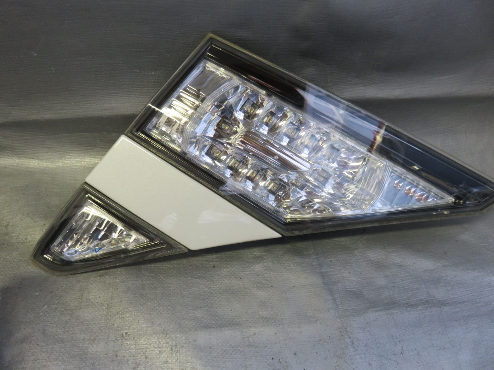 ☆SB905/点灯OKアルファード ヴェルファイア20系 GGH20W/後期 LED