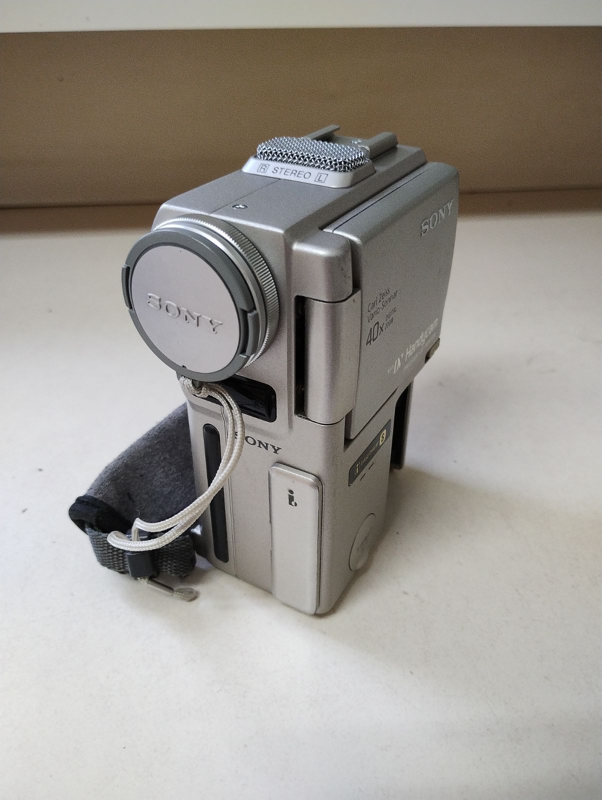 F4-76】◇中古 Mini DV ソニーデジタルビデオカメラ SONY DCR-PC1