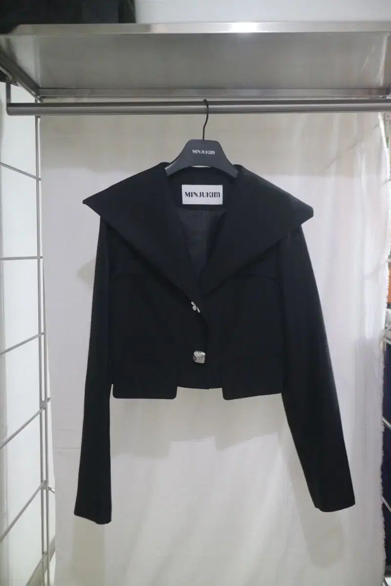 ミンジュ(MINJU) Sailor Collar crop Jacket - Black