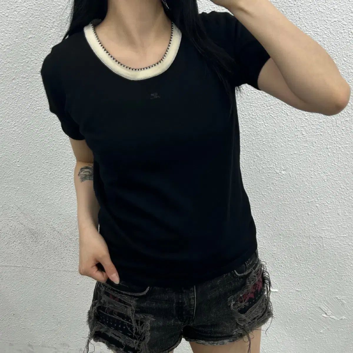 クレージュ 白 ネック LINE ブラック シンプル ニット