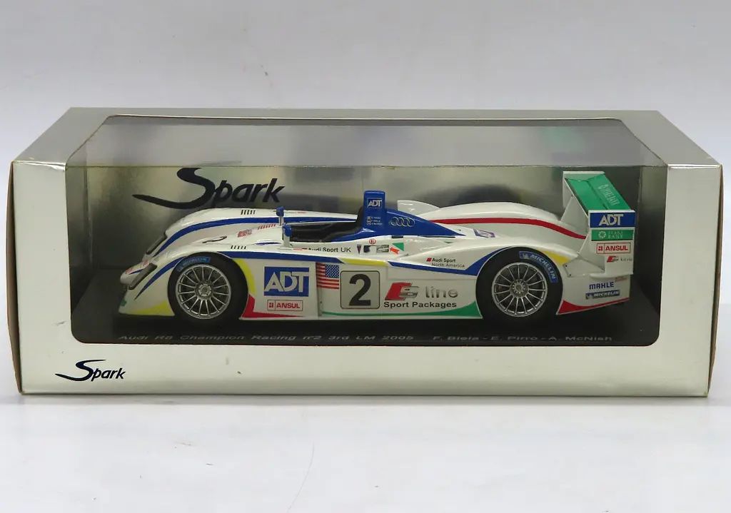【中古】ミニカー 1/18 Audi R8 Champion Racing #2 3rd LM 2005(ホワイト×ブルー×グリーン) [S1805]