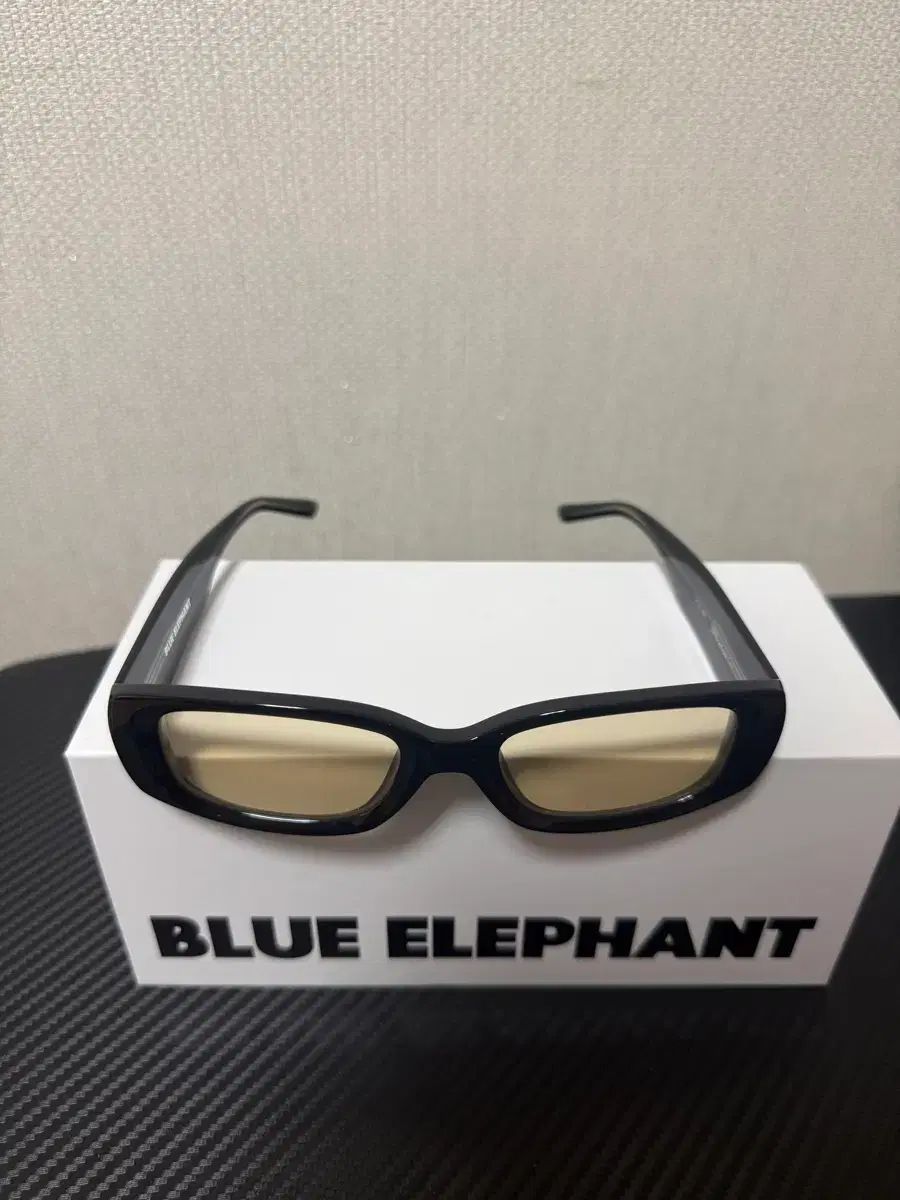 BLUE ELEPHANT(ブルーエレファント) サングラス