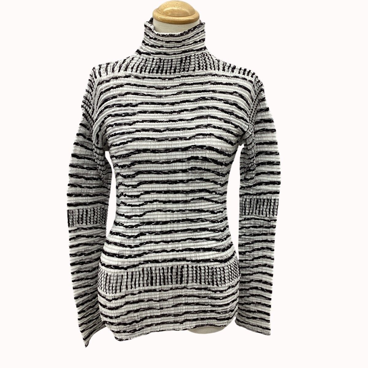 ISSEY MIYAKE イッセイミヤケ プリーツ カットソー SIZE L IM82-FJ584 ブラック×ホワイト