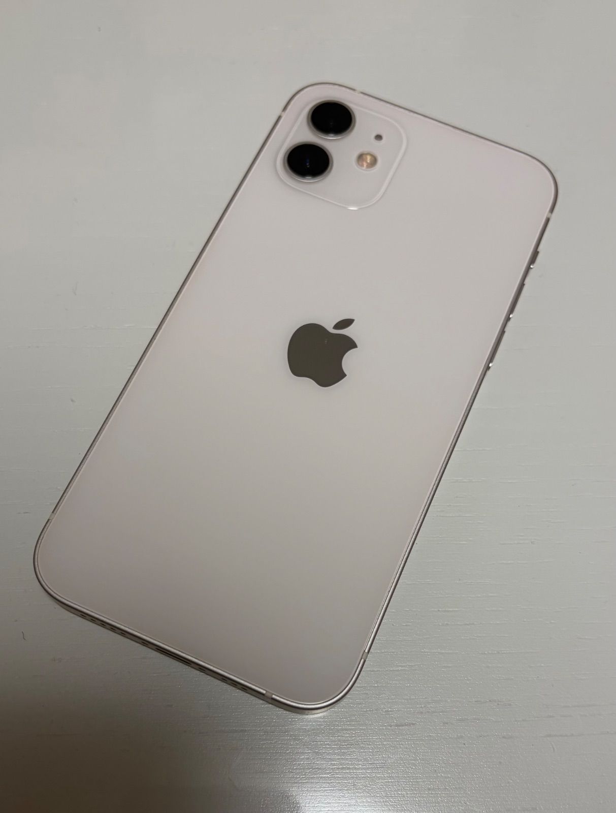Apple iPhone 12 128GB ホワイト 一括購入　SIMフリー 17,608円