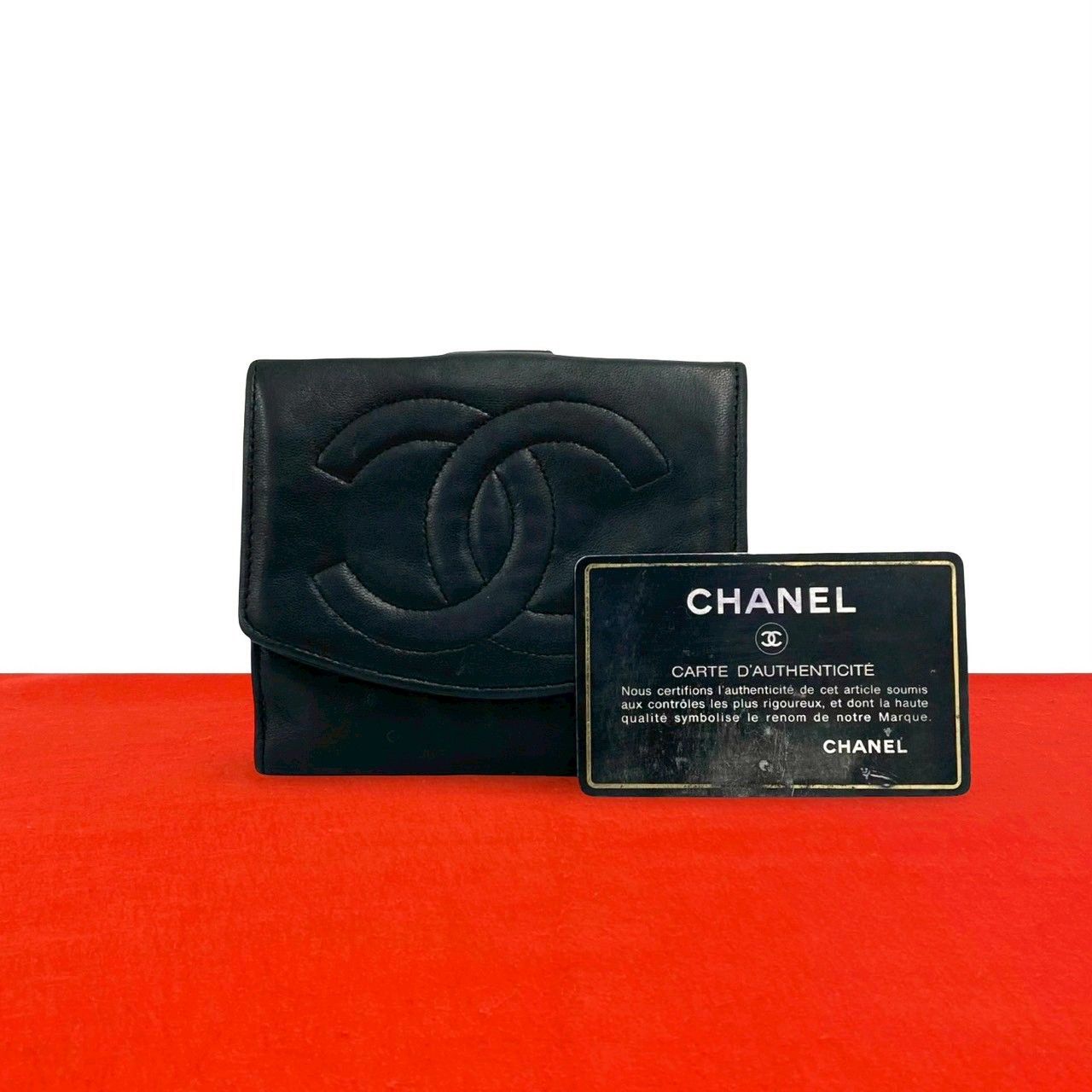 美品★シャネル　ココマーク　二つ折り財布　黒　ラムスキン　シール・カードあり 極 美品 カード シール有 2番台 CHANEL シャネル ヴィンテージ ココ