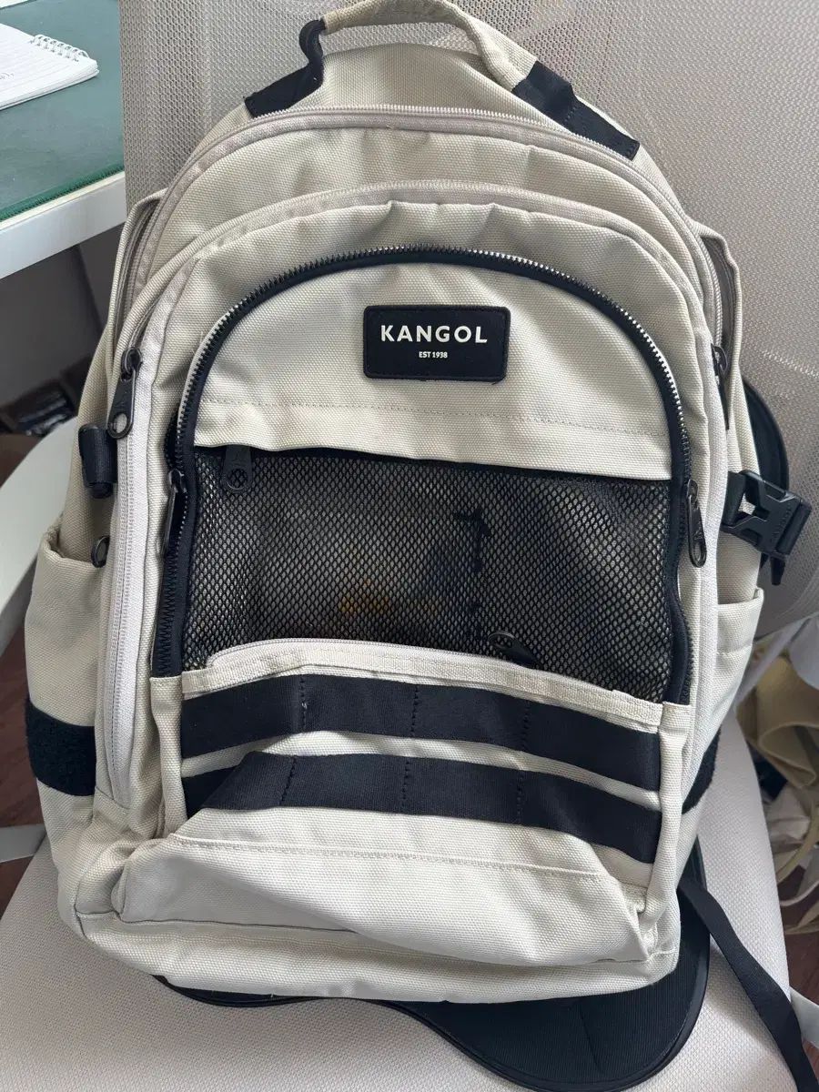 カンゴール バックパック ベージュ ブラック