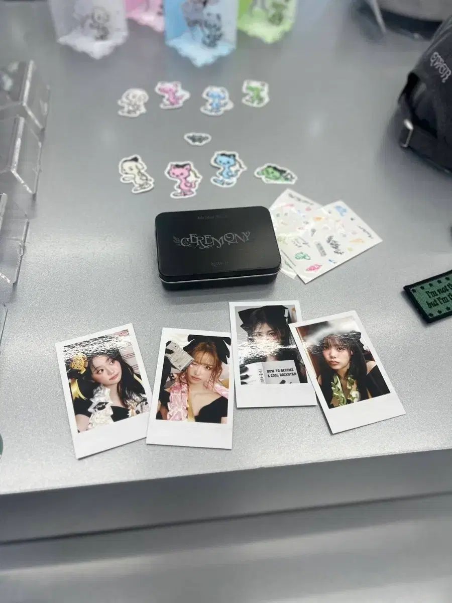 QWER セレモニー ポップアップ ポラロイド デコ セット ティンケース