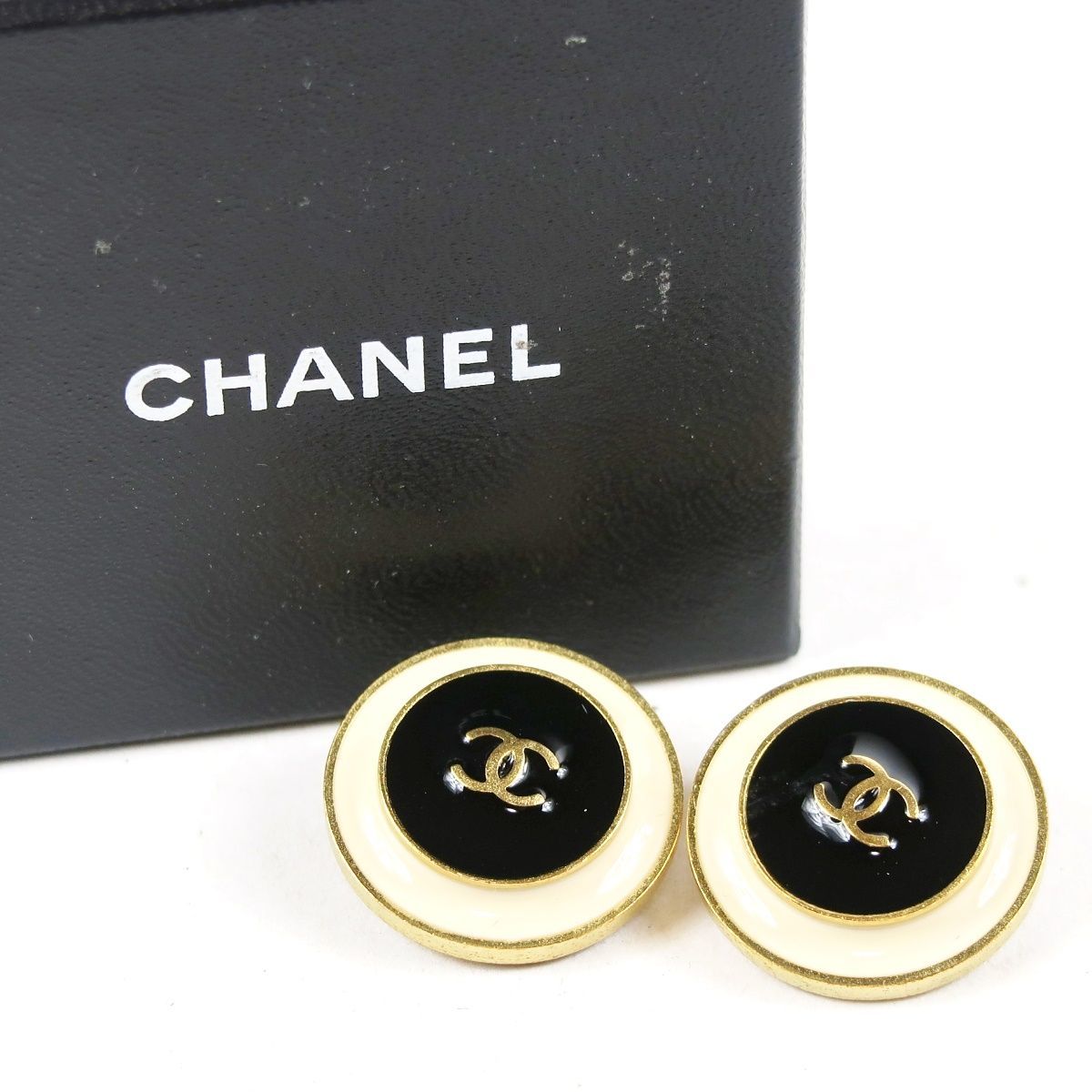 【超美品】CHANEL シャネル ヴィンテージ ココマーク イヤリング 95C刻印 ブラック×ホワイト ブランドアクセサリー【HT49】 48,000円
