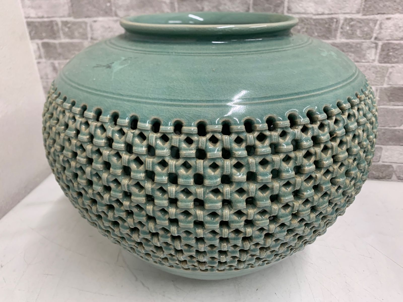 青磁透彫二重壷高 高麗青磁 花瓶 透かし彫二重胴花瓶 壺 幅約32cm 木箱付き - メルカリ