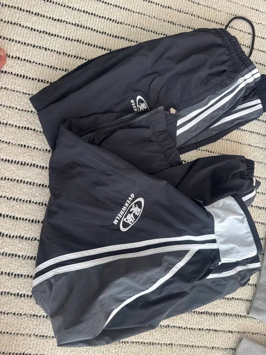 圧倒004 Mサイズ 1回着用 出品 状態良し