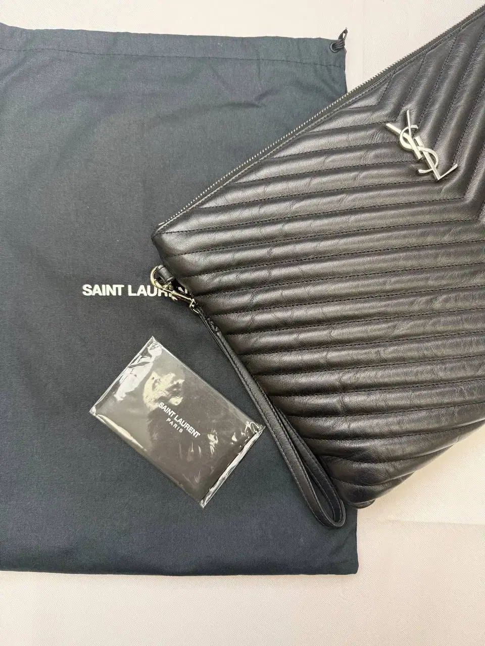 正規品 サンローラン マトラッセ large クラッチバッグ シルバー 559193