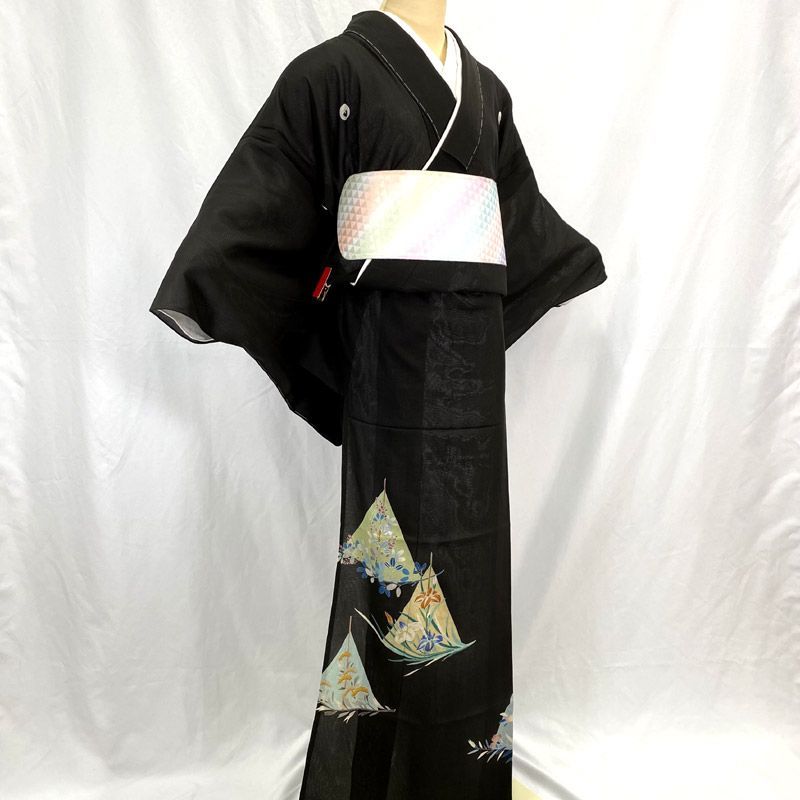 606aa120△アンティーク着物 絽 黒留袖 銀駒刺繍 銀彩 菖蒲 萩 桔梗