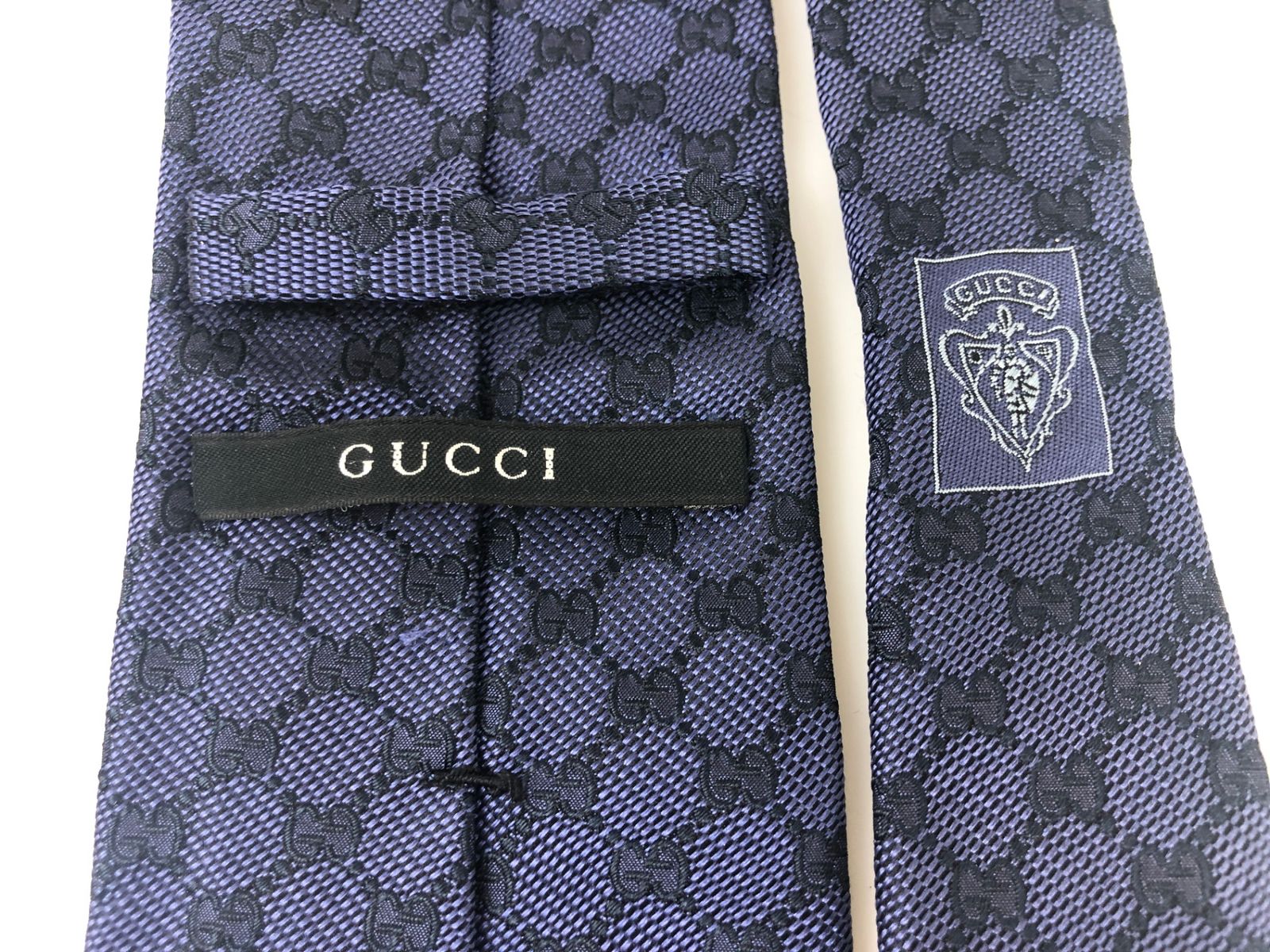 グッチ GUCCI シルクネクタイ パターン総柄 Gロゴ 剣先幅8cm 細身