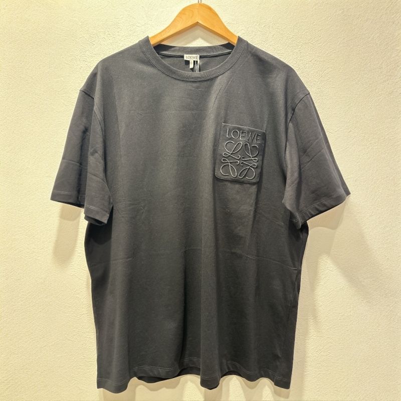 LOEWE ｱﾅｸﾞﾗﾑ ﾎﾟｹｯﾄ Tシャツ ブラック 【公式通販】