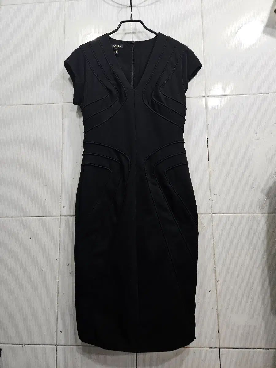 ESCADA(エスカーダ)ONE PIECE(34)55