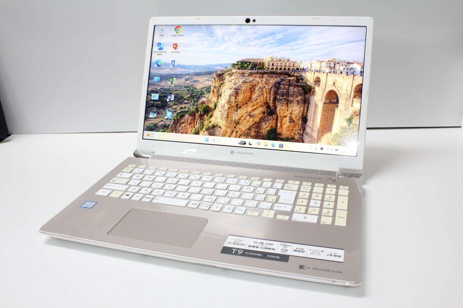 【中古ノートPC】東芝〈dynabook T9〉第8世代core i7/SSD256GB+HDD1TB/メモリ16GB ⑤