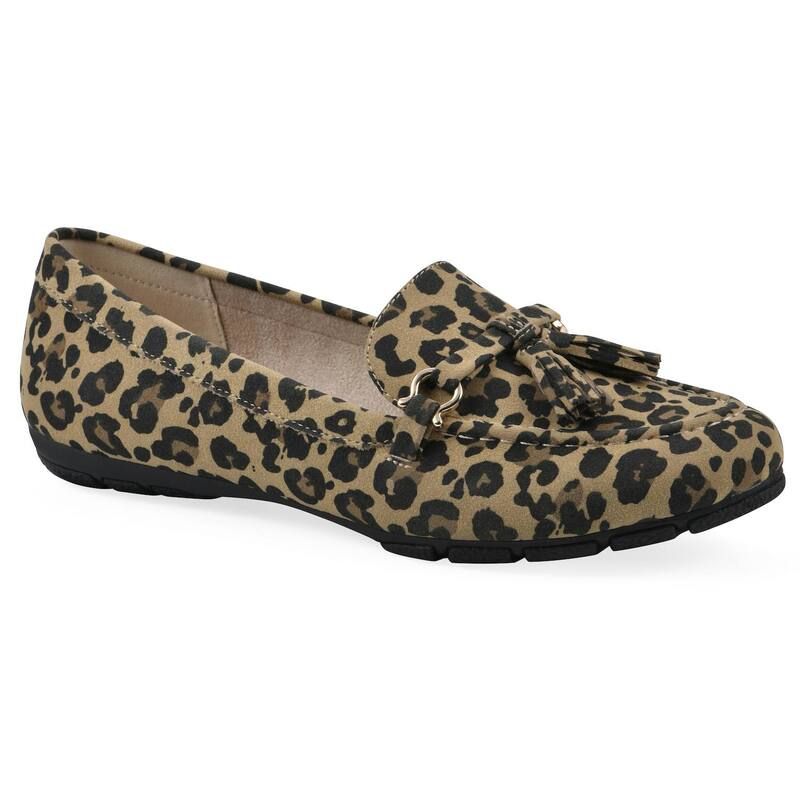 クリフバイホワイトマウンテン レディース シューズ スリッポン・ローファー Cliffs By White Mountain Gush Womens Flats Tan Leopard Print タ