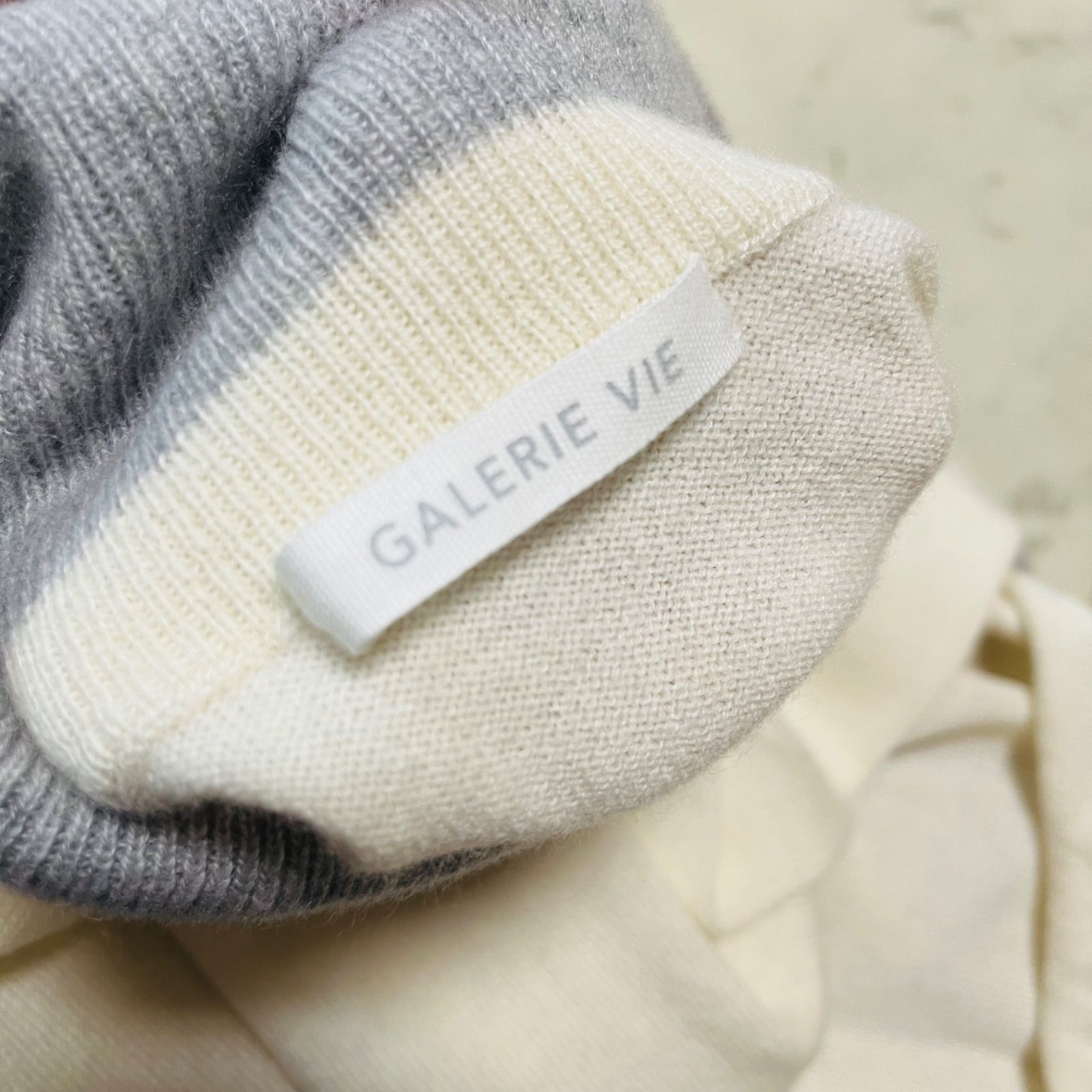 GALERIE VIE ギャルリーヴィー スコットランド カシミア タートルネック プルオーバー ニット セーター 定価49500円 長袖 レディース サイズF アイボリー 冬 ゴーゴー古着久喜倉庫店 4 No.K2210 GALERIE VIE ギャルリーヴィー スコットランド カシミア タートルネック プルオーバー ニット セーター 定価49500円 長袖 レディース サイズF アイボリー 冬 ゴーゴー古着久喜倉庫店 4 No.K2210