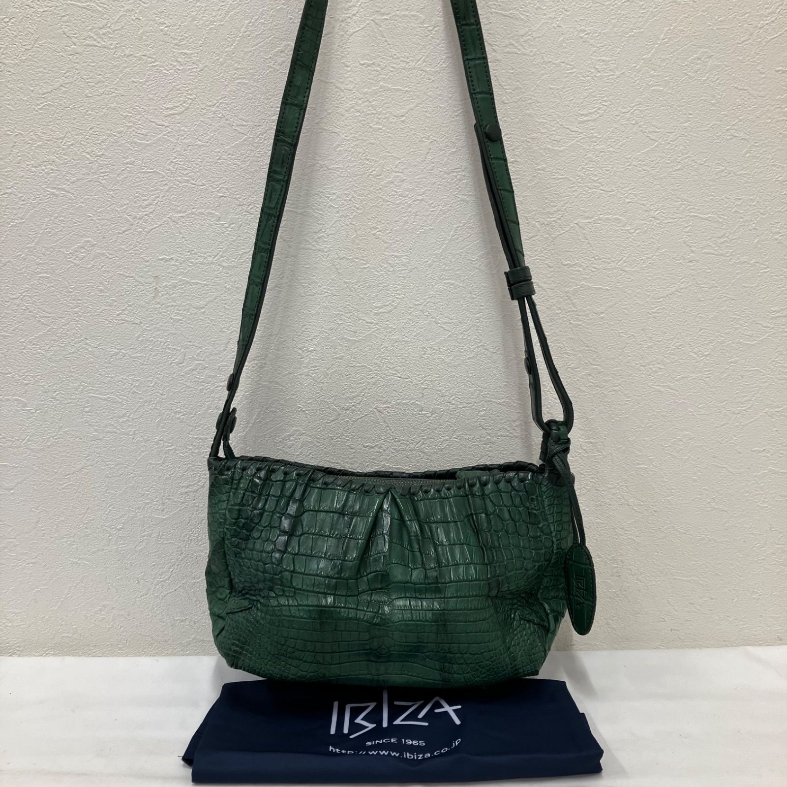 4930 【美品】 IBIZA イビサ イビザ ショルダーバッグ グリーン レザー