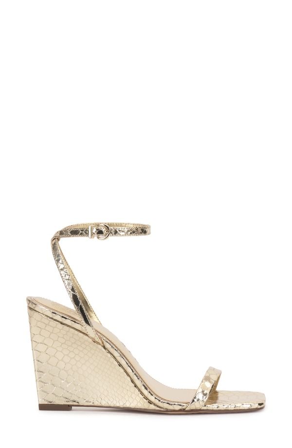 ヴィンスカムート レディース シューズ サンダル アンクル Vince Camuto Ambee Ankle Strap Wedge Sandal Gold ゴールド