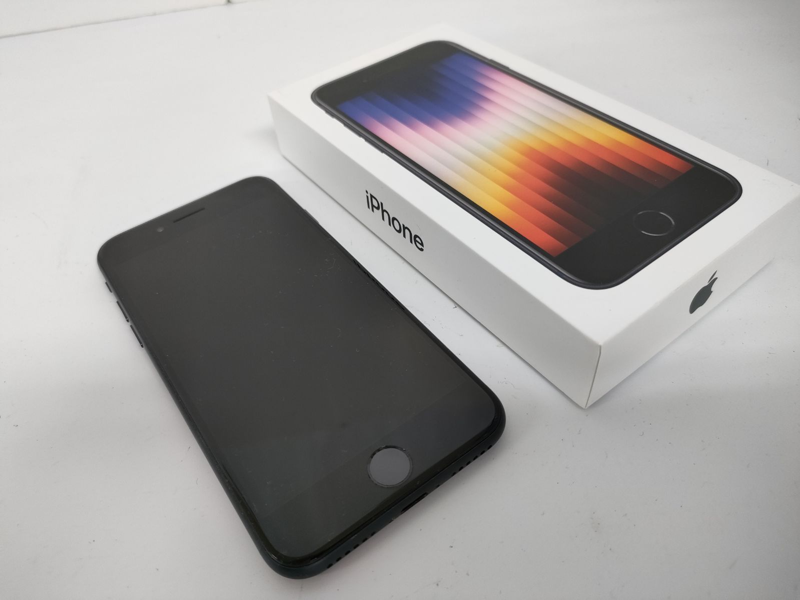 iPhoneSE 第3世代 64GB ミッドナイト　箱、ケーブルなし KD181