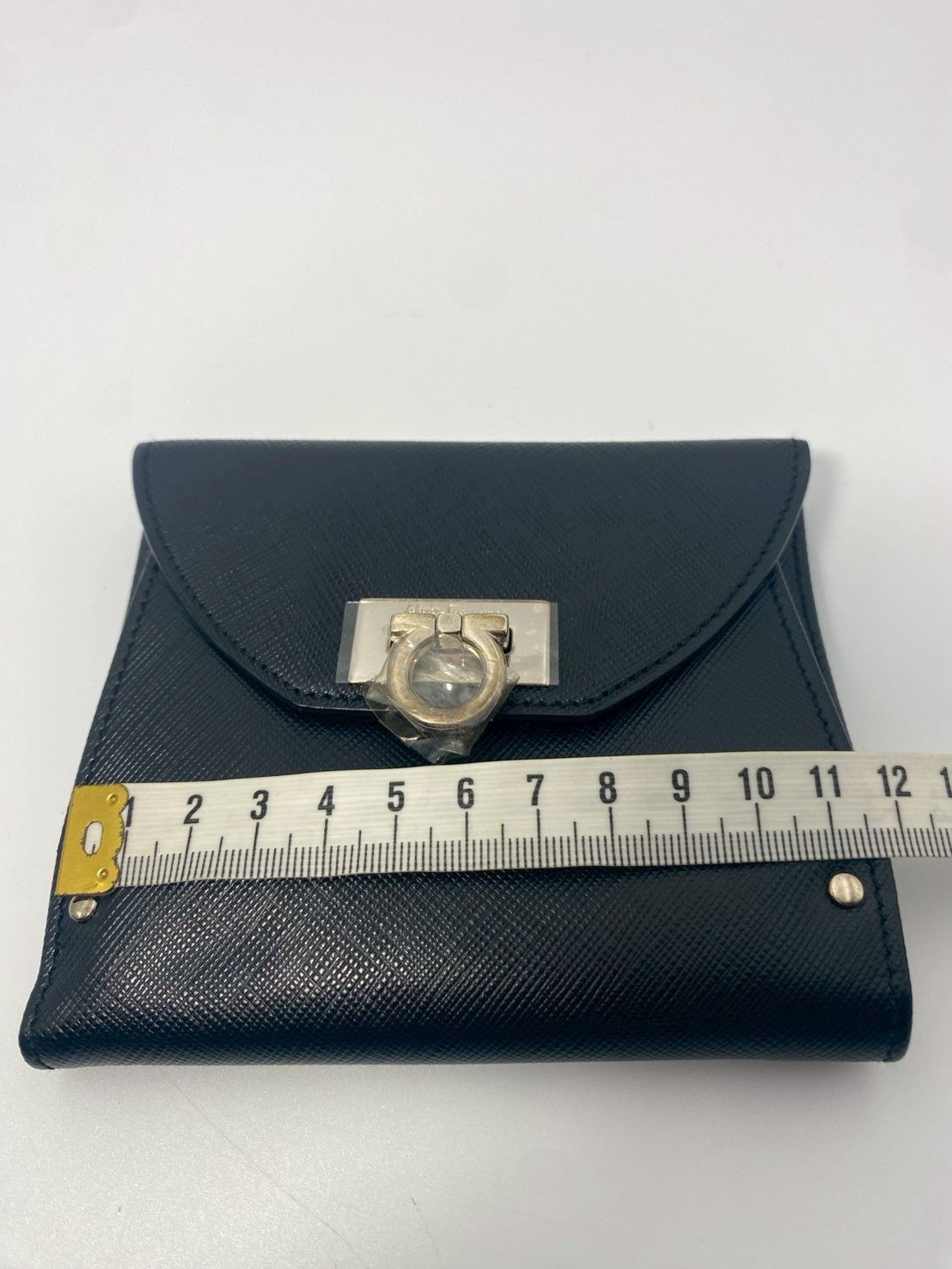 サルヴァトーレフェラガモ Salvatore Ferragamo 二つ折り財布
