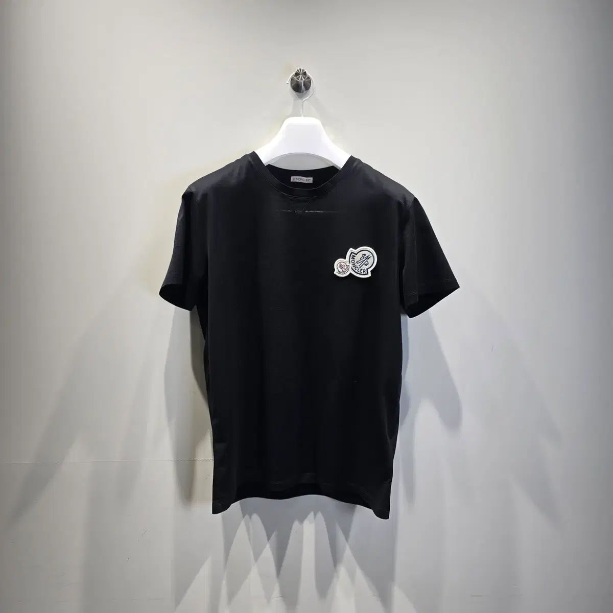 正規品モンクレールTシャツ ダブルワッペン メンズ 正規品