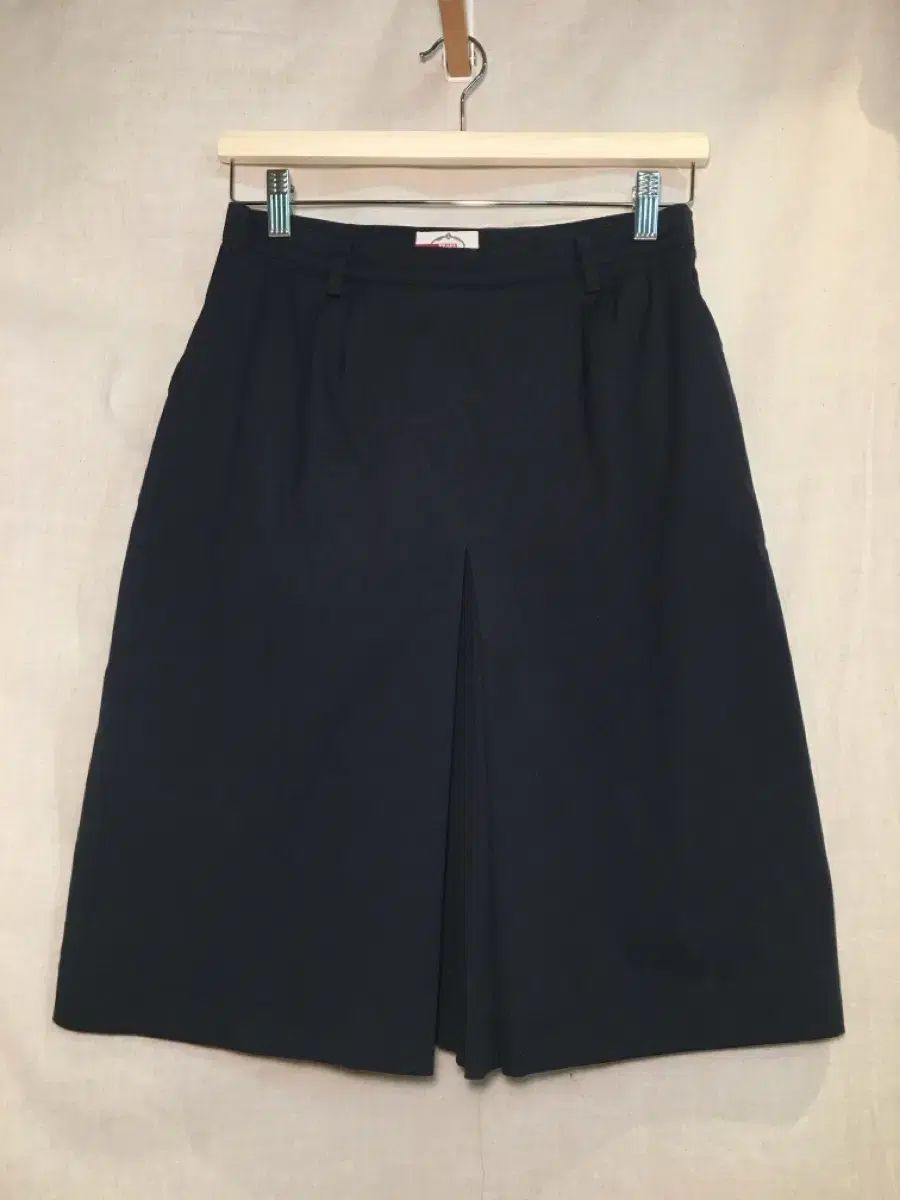 PRADA プラダ ネイビー キュロット 28インチ