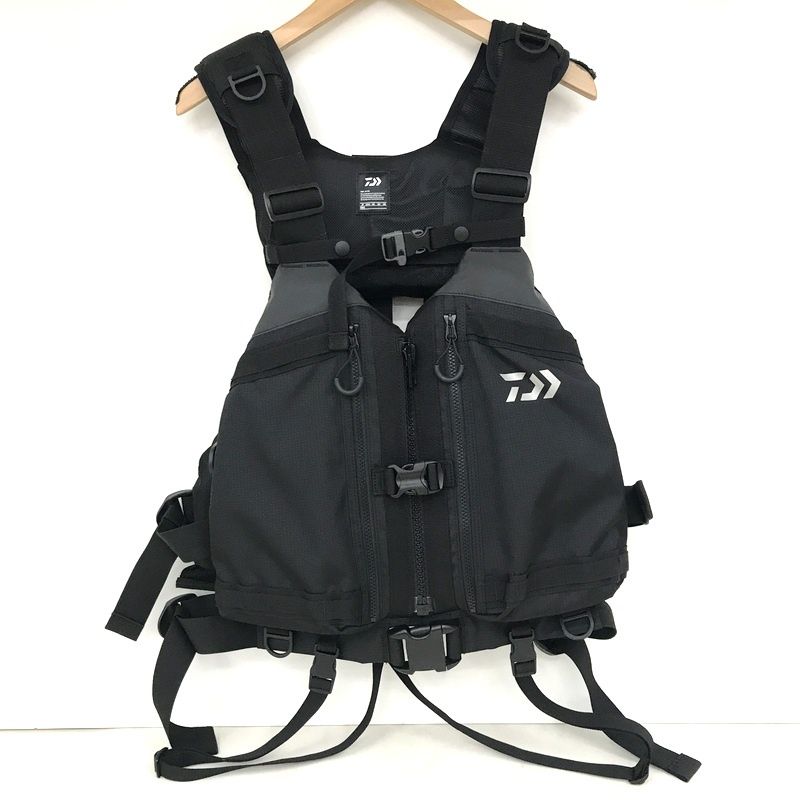 亀*吉様 ダイワ df-4023 フィッシングベスト 中古品 DAIWA ダイワ タクティカルロックショアベスト DF-4023 Lサイズ