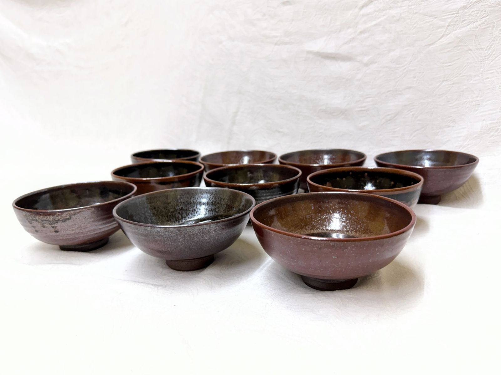 D147*丹波焼 数茶碗 木の葉茶碗 １０客 市野新右衛門造 未使用 抹茶碗 [１客ずつ色彩・形が違います] 茶器 茶道具 長期保管品 　１客(一例) サイズ　口径 約 13.7cm 高さ 約 6.3cm