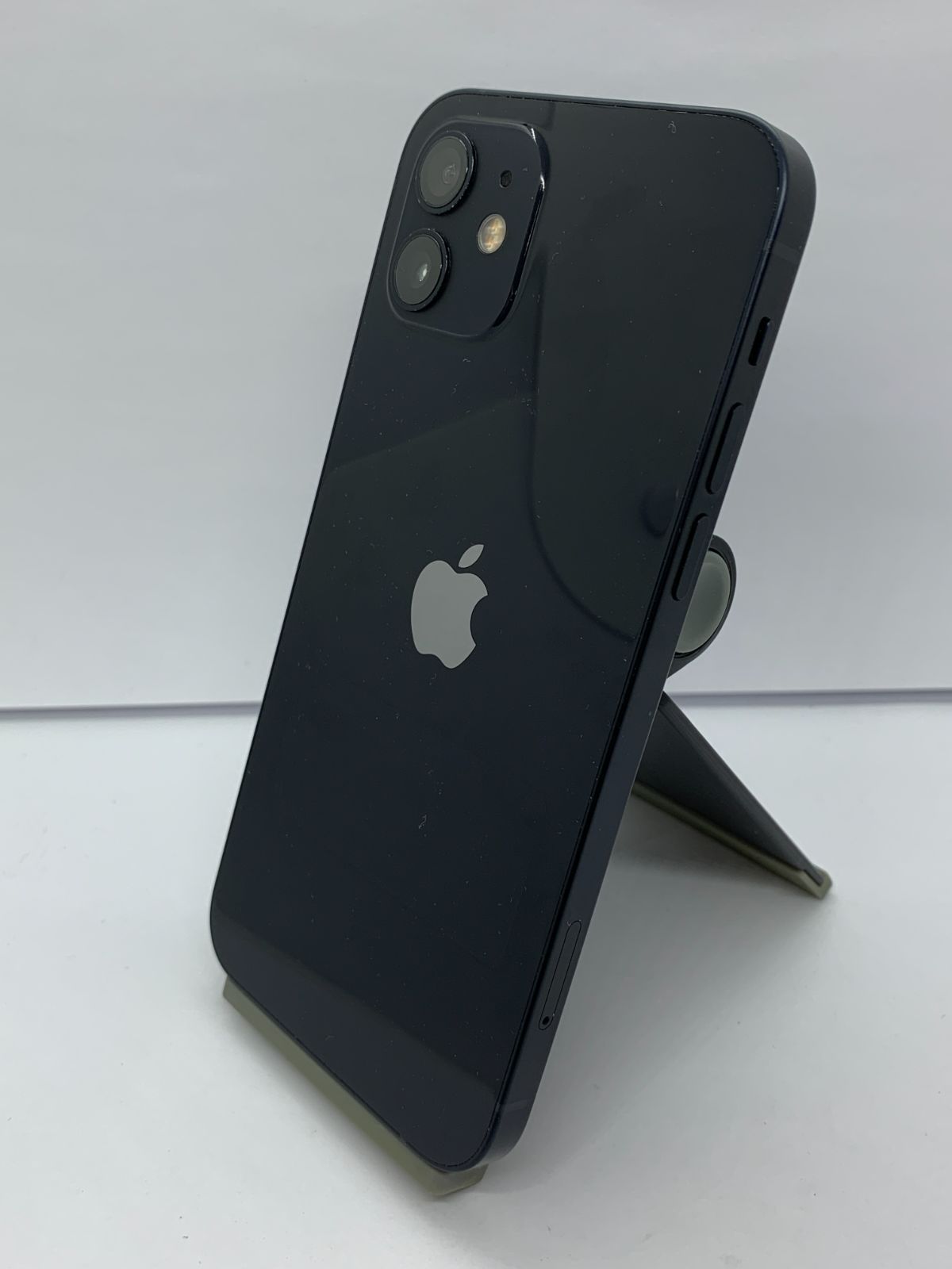 【中古・バッテリー劣化・フレームキズ有・画面キズ有】iPhone 12 128GB ブラック SIMロック解除済