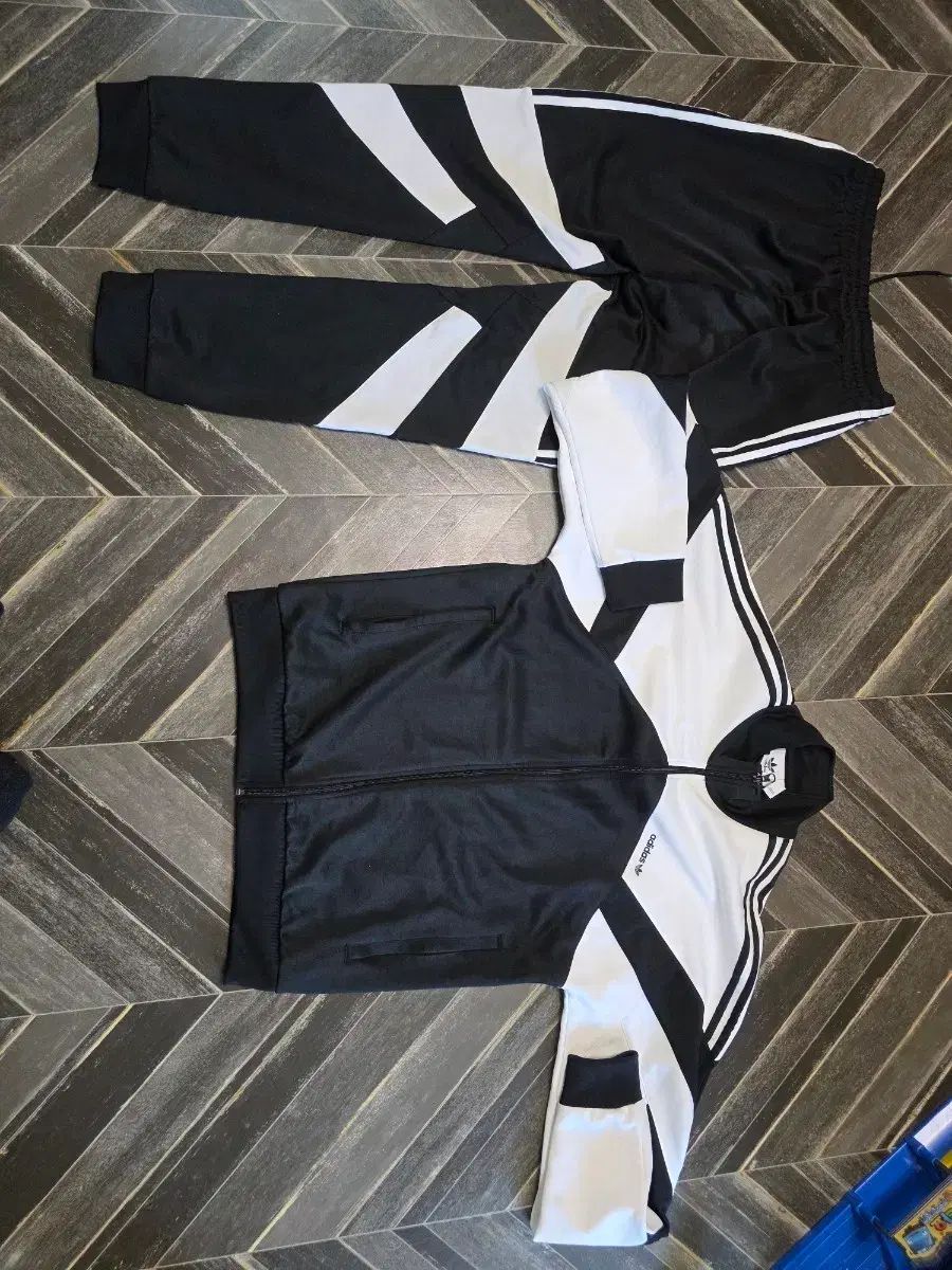 アディダス トラックジャージ セット XL