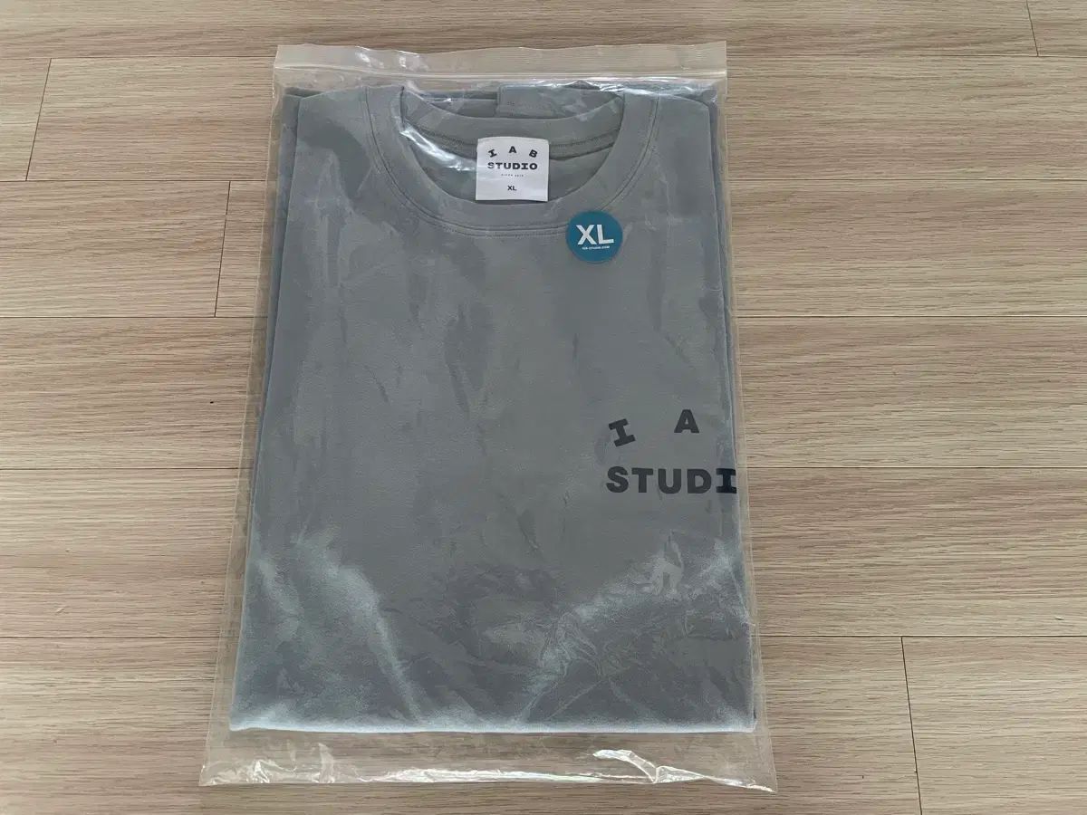 XL IAB Studio Tシャツ アッシュ ブルー